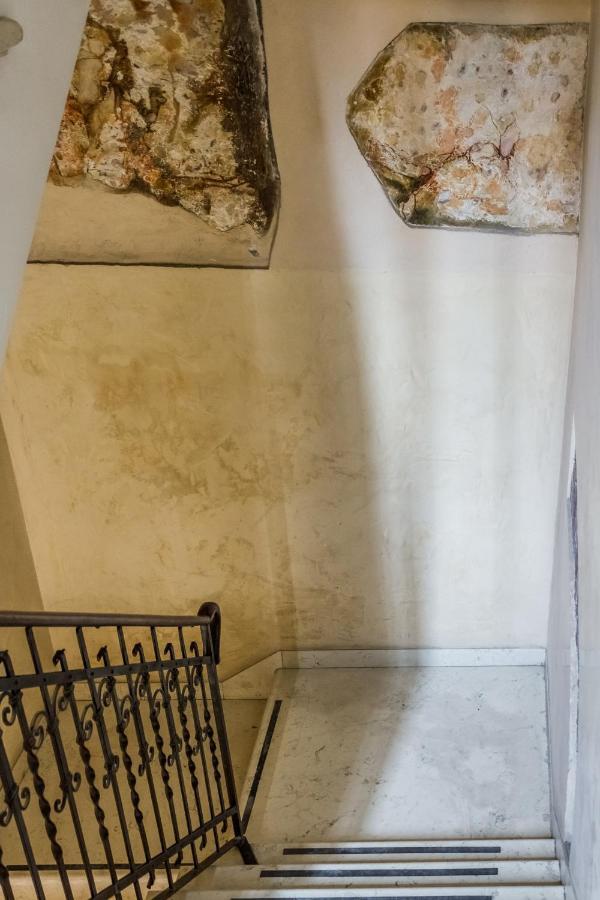 Suite Porta Borsari Верона Экстерьер фото